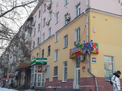 Где  эта  улица,  где  этот  дом