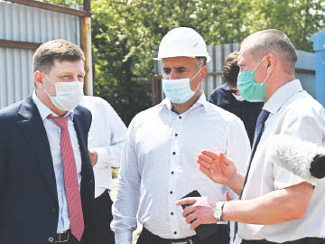 Комсомольчанам отменили побелку и ускорили строительство дорог