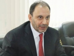 Работать и зарабатывать, рожать и воспитывать детей