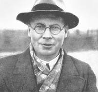 О мемориальной доске, и не только о ней