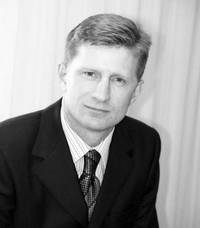 Политический вес набирают делами