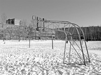 Мяч выбили подальше…