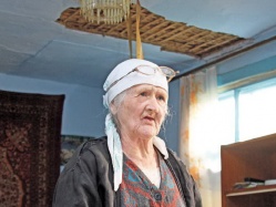 Ветеран Мария Хохлова и дыра в потолке