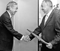Японский консул вручил награду
