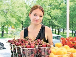 Ростовая кукла с бочонком кваса