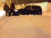 Только самые отчаянные автомобилисты решили сегодня оседлать своих железных коней, но многие не смогли выехать даже из своего двора, загораживая проезд более проходимым машинам
