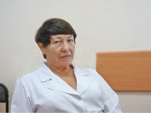 Встаньте на весы. Второй, сойдите!