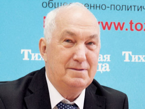 В глаза проблемам глядя, быть властью, а не «дядей»