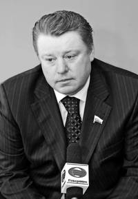 В Госдуме - горячее лето, народ в ожиданьи бюджета