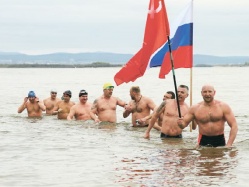 Заплыв в честь Победы
