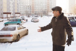Стихийные автостоянки штрафами отгораживаются