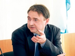 Обсудит новые программы театр «комедии и драмы»