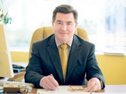 Дом в своей усадьбе 