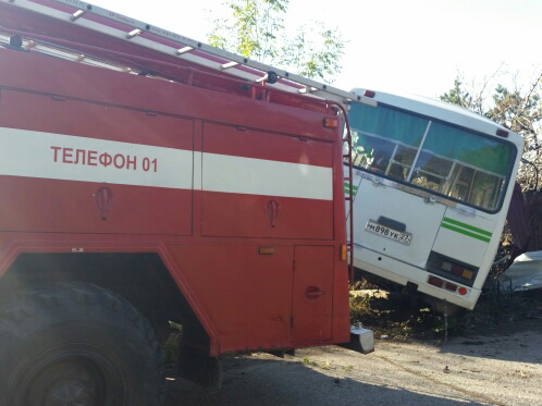 Из перевернувшегося автобуса детей отправили в больницу