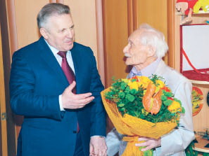Легендарный летчик отметил 100-летний юбилей