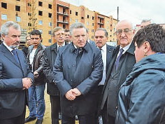 Из бараков в новые дома  