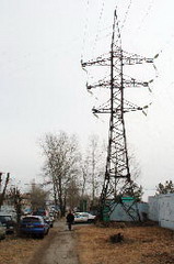 Опоры раздевают уже в центре Хабаровска