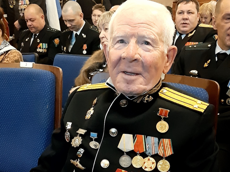 Десять тысяч краснофлотцев сражались за Родину