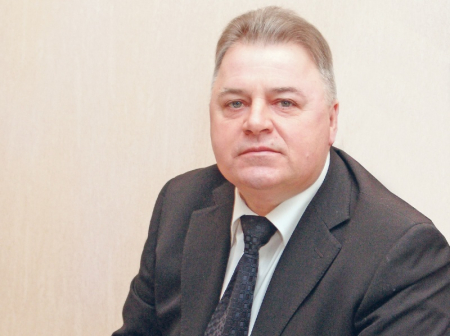 Четыре миллиона тонн перерабатывает, пять - в уме