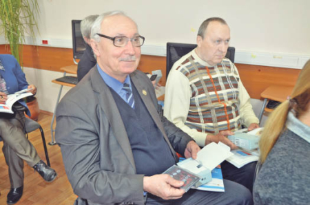 Пенсионеров зовут на просторы Интернета