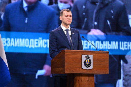Михаил Дегтярёв выступил перед депутатами с отчётом о работе правительства края