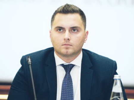 Буря в стакане воды на крыше автомобиля